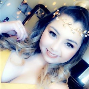 Meet your Posher, Crystal